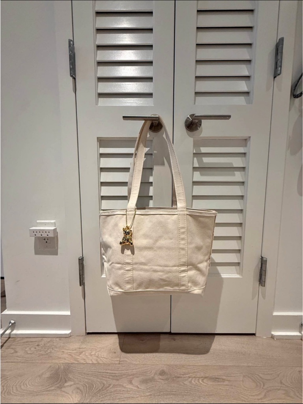 LL Bean Canvas Tote Bag in Cream โ Classic Everyday Carry